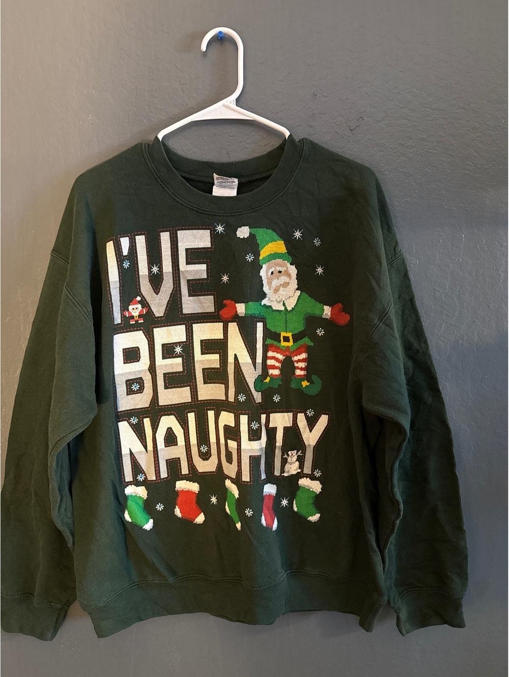Gildan Heavy Blend Green 'I've Been Naughty' Christmas Sweatshirt Large